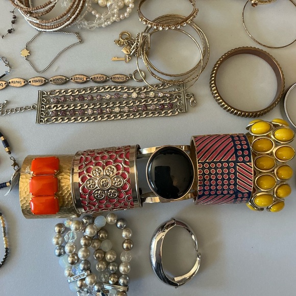 Assorted Women's Bangle and Bracelet Set - Yellow, Gold, Silver, Pearl - Picture 7 of 8